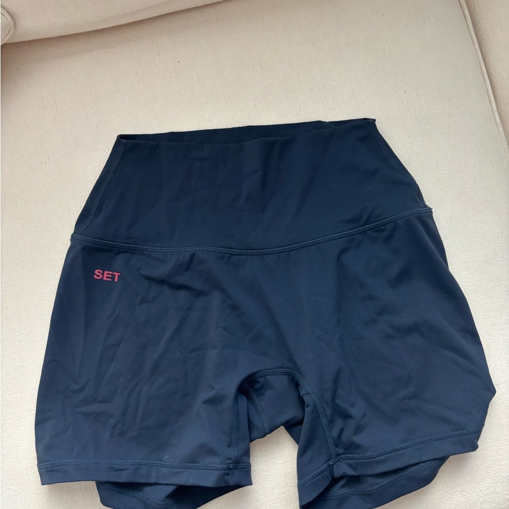 Set active air luxe biker shorts
